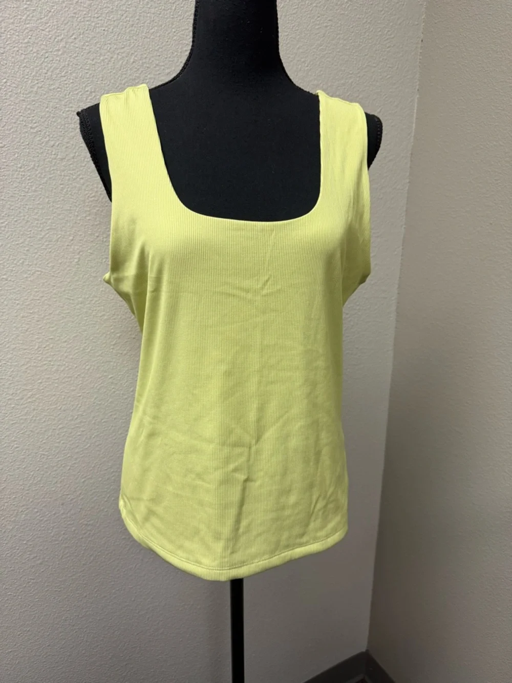 Tahari Lime Green Ribbed Tank Top XL Stretch Scoop Neck Summer Basic Chic - Picture 2 of 10